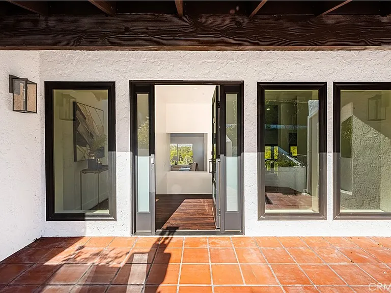 5 Yellow Brick Rd — Photo 5