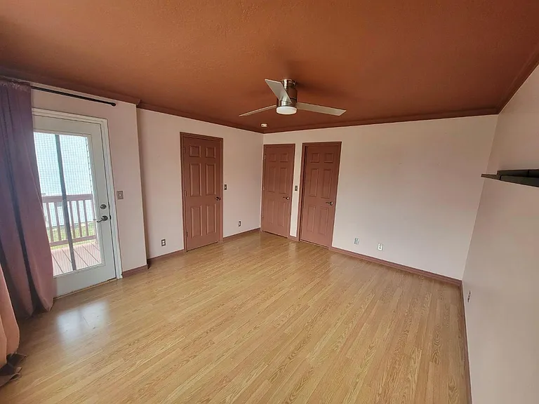 260 N Bliss Ct — Photo 9