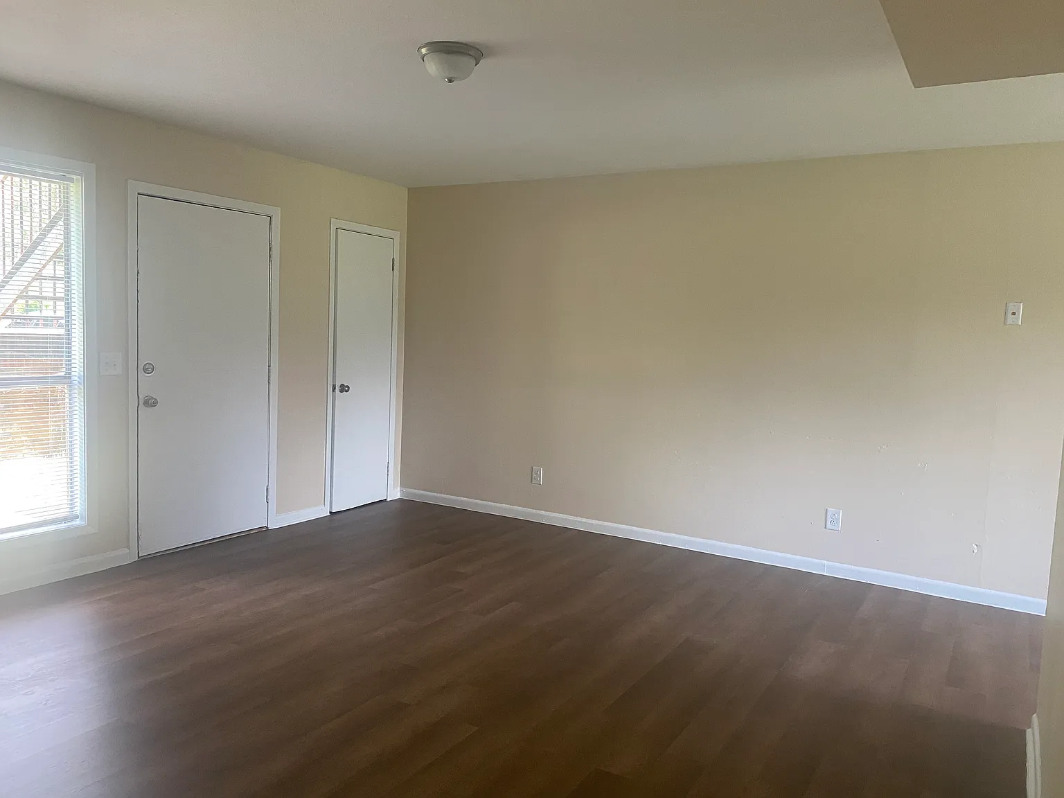 Military Square Apartments — Photo 4