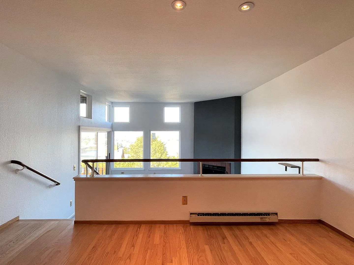 Gorgeous 1 bedroom condo with incredible views for rent! — Photo 4