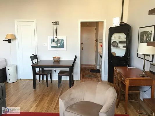 Rented by Metropolitan Property Group | media 23