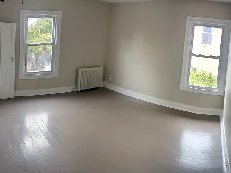 133 Gorham St — Photo 6