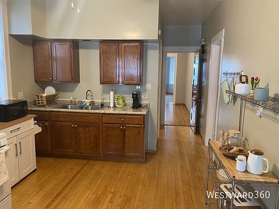 3rd image of 2252 W Leland Ave #1