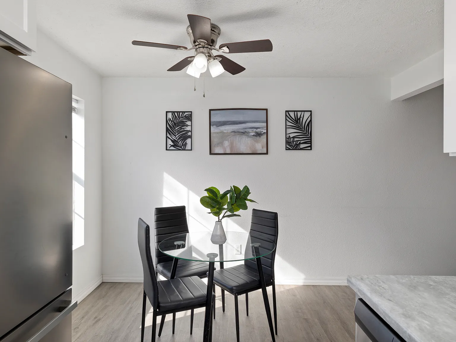 2 bed, 825 sqft, $1,200 — Photo 4