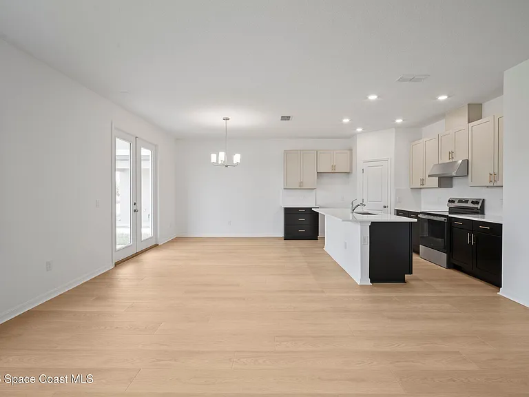 4374 Masthead Ave — Photo 13