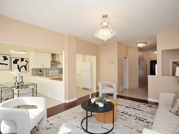 71 McNally Way, Aurora, ON L4G 7V2