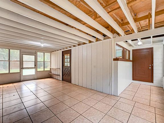 3rd image of 2125 NE 6TH TERRACE