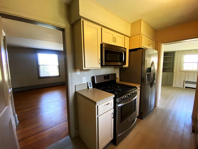 903 Belmore Ave — Photo 8