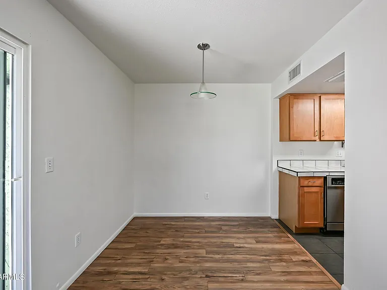729 E Cochise Dr #B — Photo 5