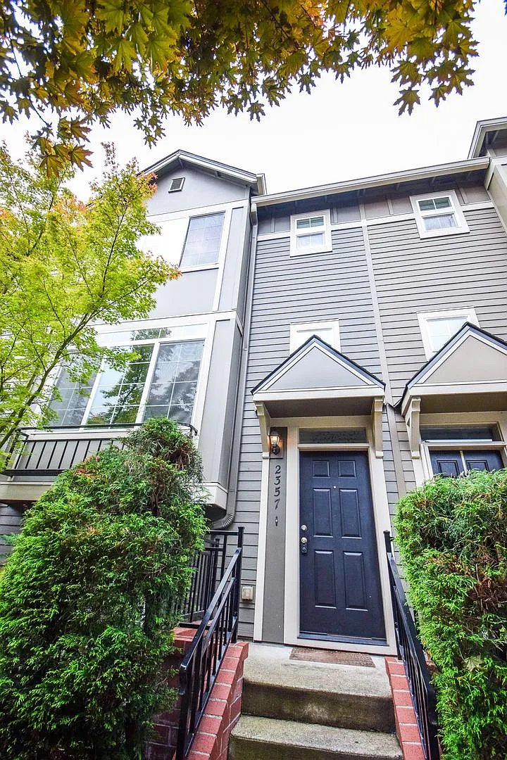 Beautiful 3 Bed 3.5 Bath Condo in Bethany! — Photo 1