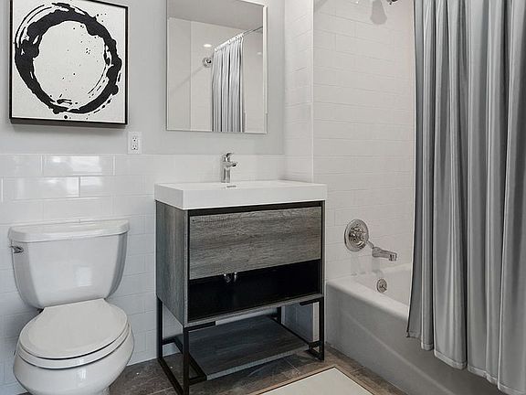 4th image of 38-11 31st St #3FF