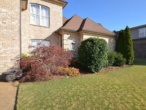 5th image of 1608 Hillshire N