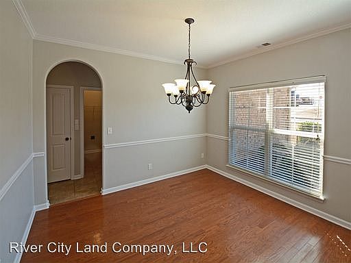 4th image of 2216 Applemill Dr