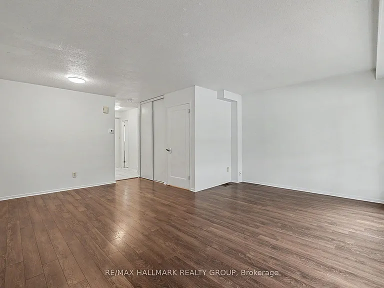 32A Sonnet Cres #18 — Photo 4