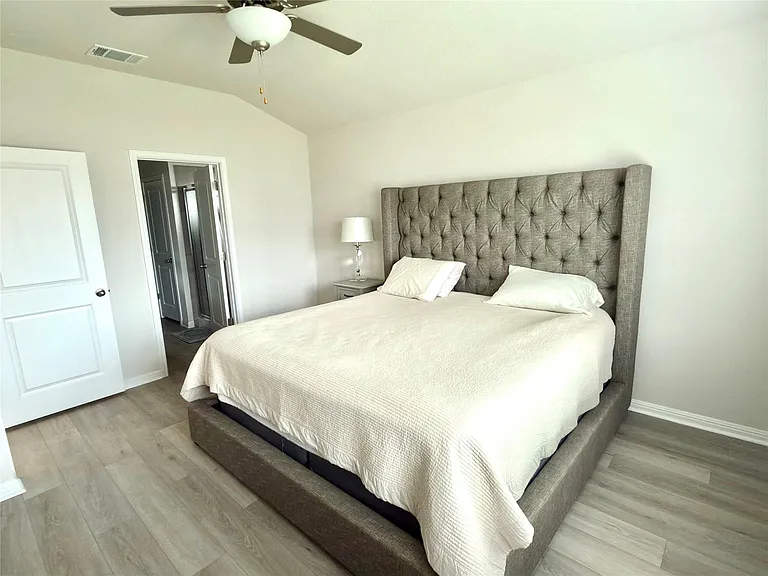 310 Fossil Dr — Photo 8