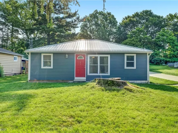 141 N Avon Ave, Wadsworth, OH 44281