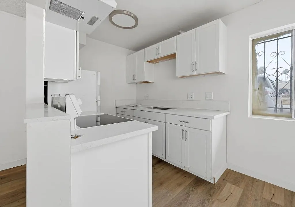 3877 Menlo Ave — Photo 3