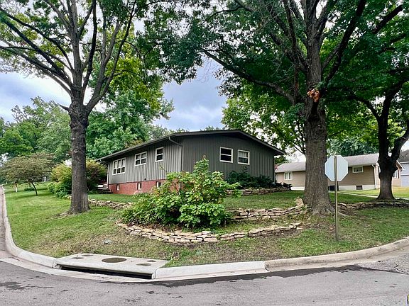 2nd image of 2860 SW Plass Ave
