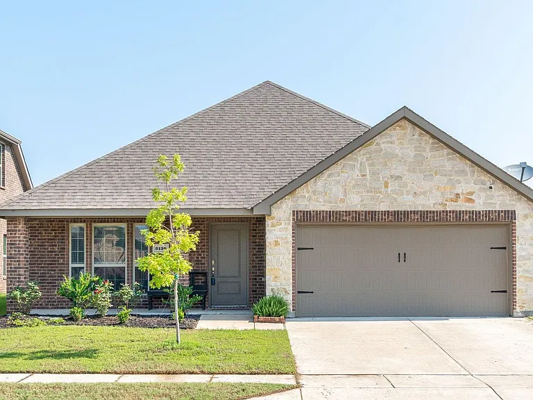 3136 Overlook Dr — Photo 2