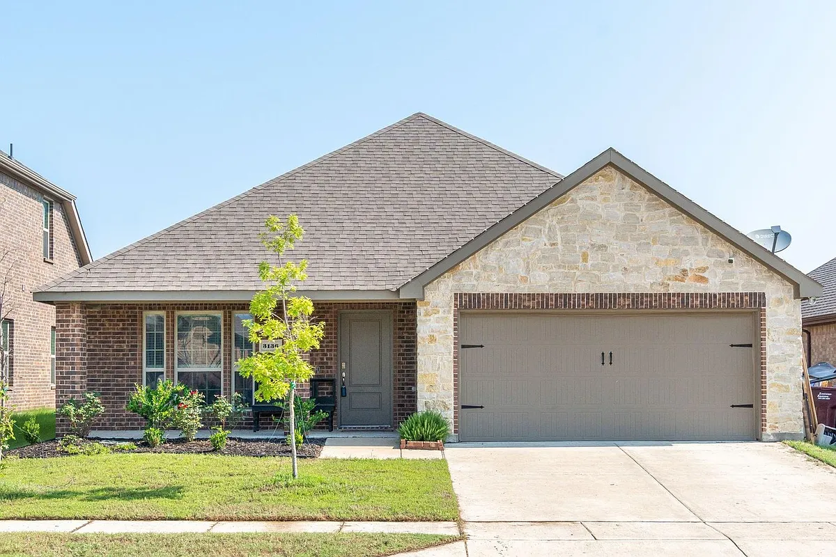 Building Photo - 3136 Overlook Dr
