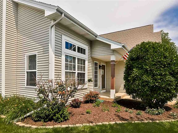 3rd image of 1855 Wyndham Ln