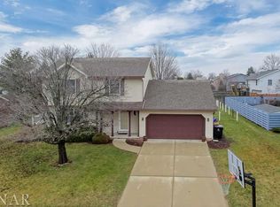 1203 Newcastle Dr, Bloomington, IL