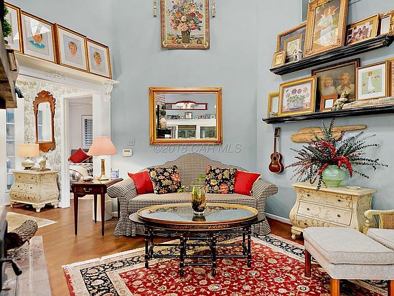 Very Quaint Living room