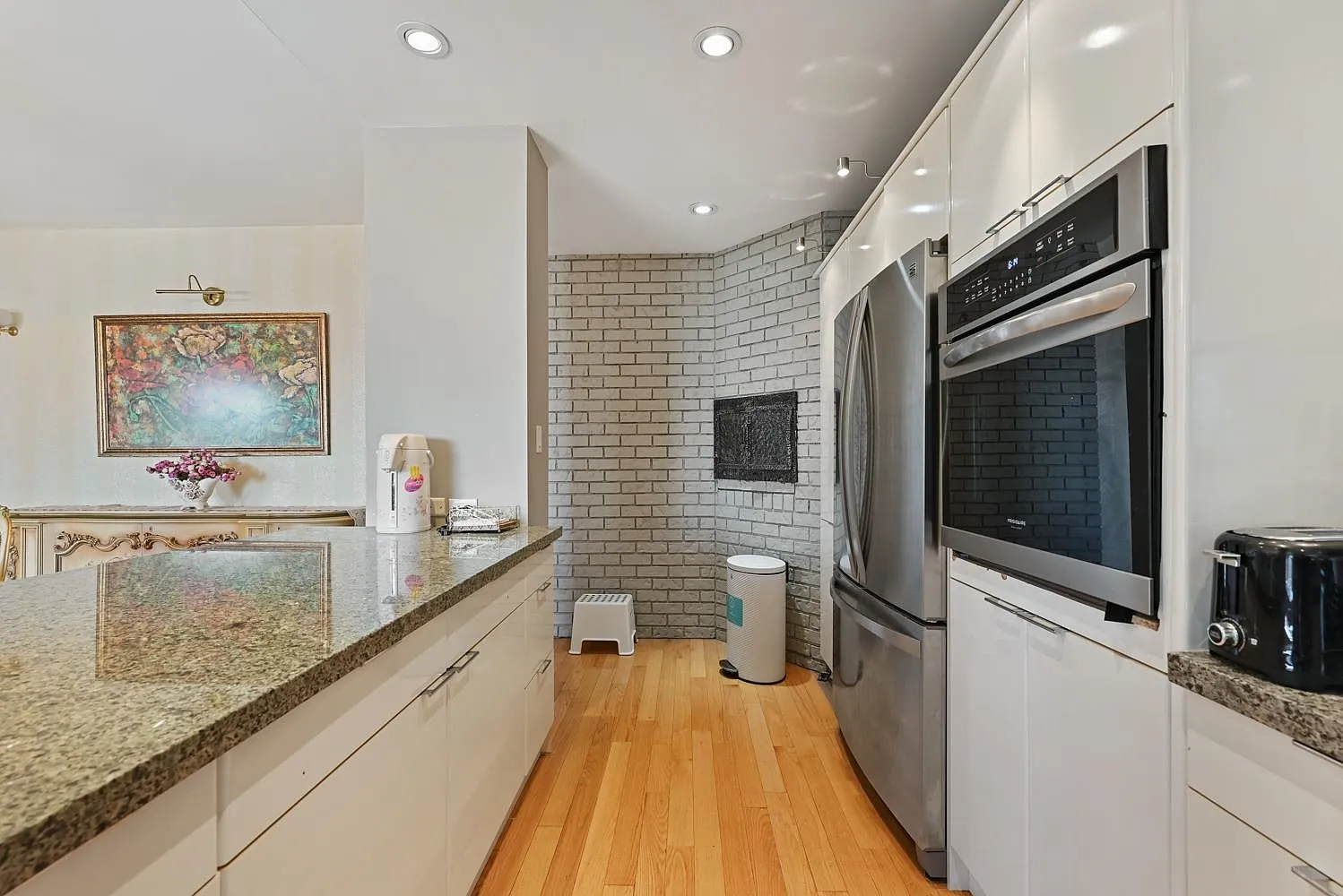 4 bed, 2700 sqft, $5,000 — Photo 3