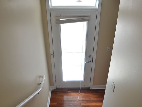 5th image of 118 E 7th St APT 3