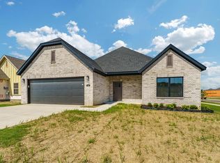381 S Benchmark St, Fayetteville, AR 72704