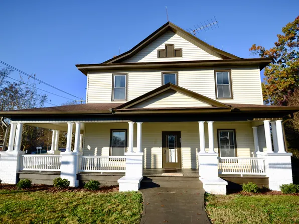 102 2nd St SW, Catawba, NC 28609