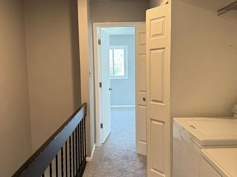 359 Greenland Dr — Photo 8