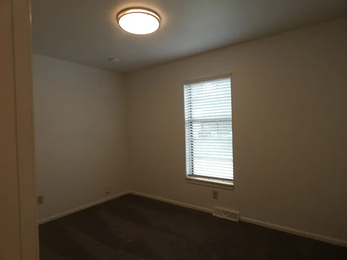 5901 Creek View Dr — Photo 11