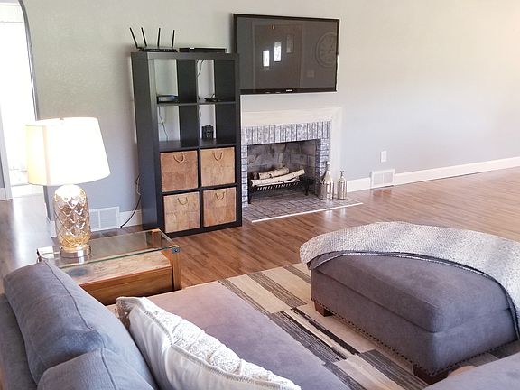 3rd image of 618 Fairview Ave