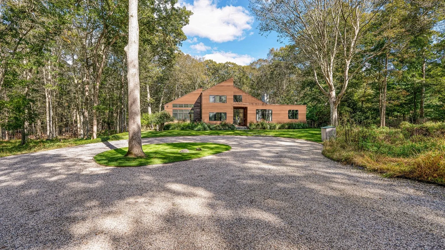 East Hampton Modern Luxury — Photo 3
