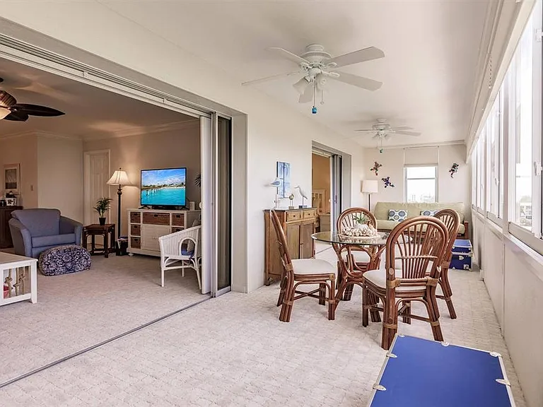 1125 W Peppertree Dr #605 — Photo 30