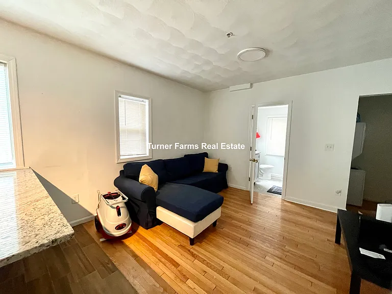 48 Derby St #1A — Photo 8