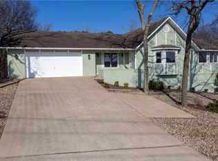 2 Boyce Cir, Bella Vista, AR 72715