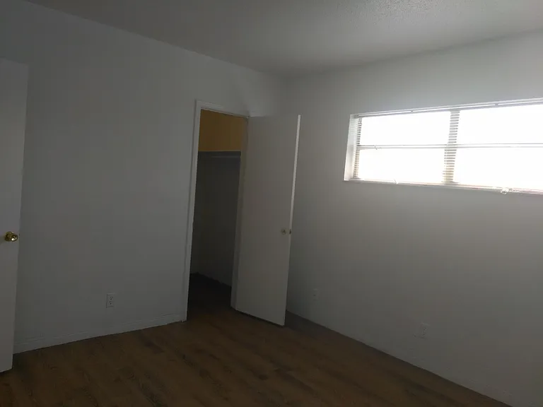 5161 NE 18th Ave #13 — Photo 5