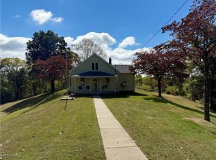 7406 Mount Carmel Ridge Rd, Saint Marys, WV 26170