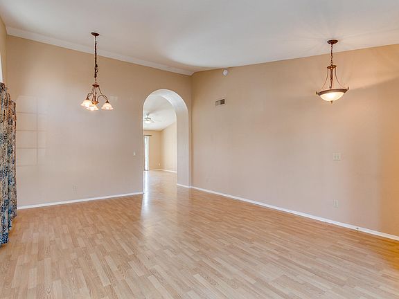 5th image of 4115 E Capistrano Ave