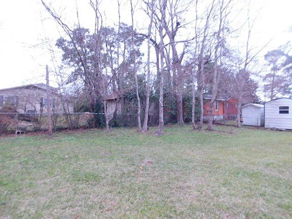 5th image of 208 Parkdale Dr
