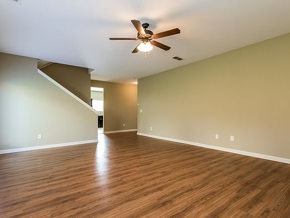 5th image of 44 Hamil Ct NW