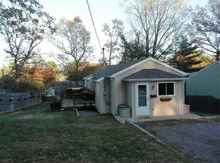 10 Sunset Ave, Coventry, RI 02816