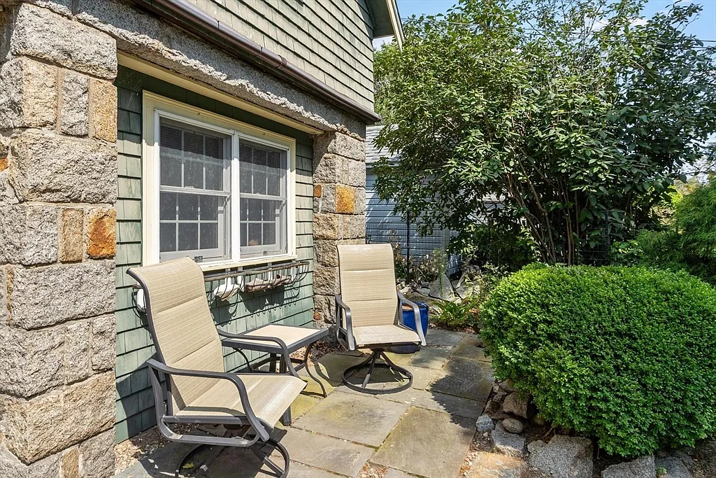2 bed, 1.5 bath, 1288 sqft, $3,000 — Photo 3