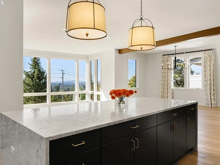3718 SW Hillside Dr — Photo 12