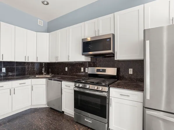 275 West 132nd Street image 3 of 13