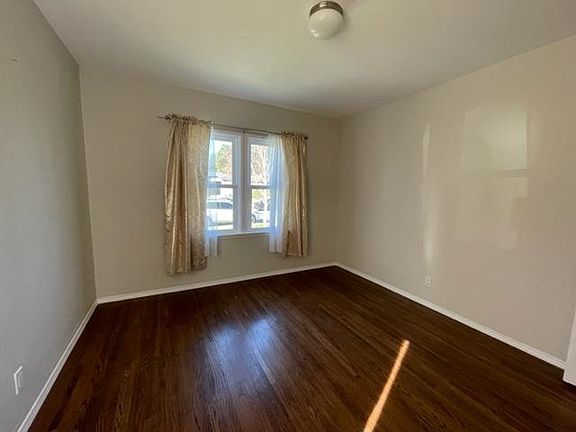 3rd image of 5914 Satsuma Ave
