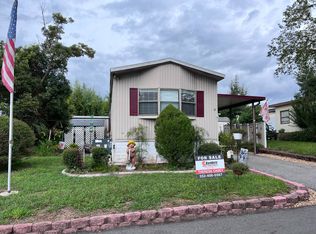 17 Desoto Ave, Sorrento, FL 32776
