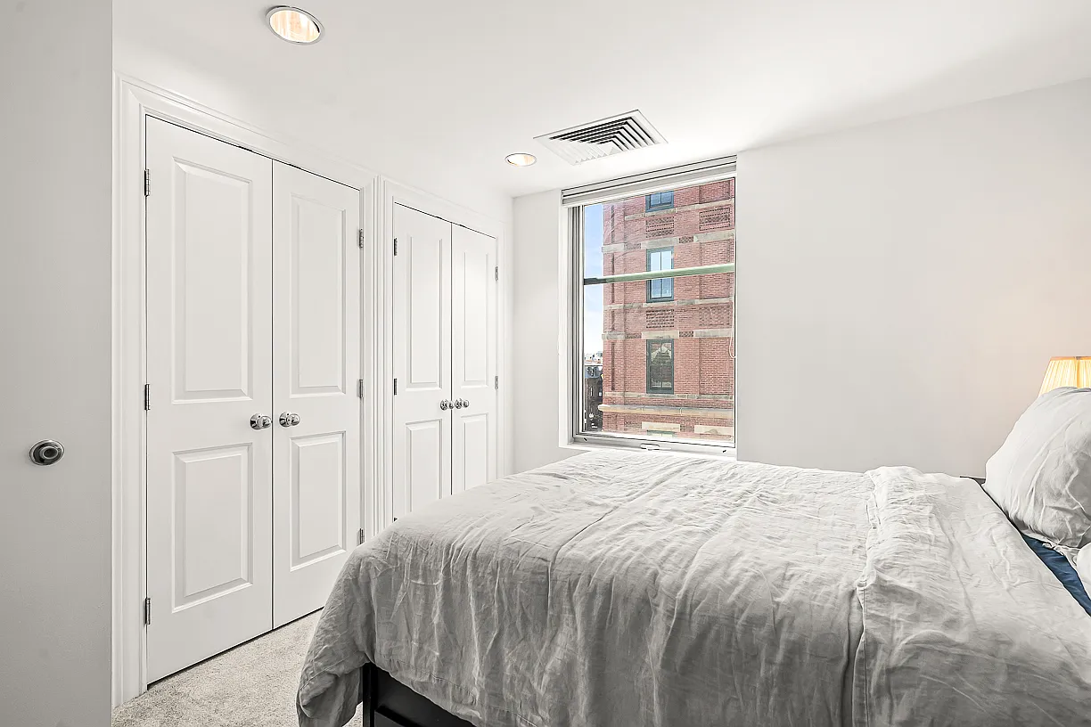 2 bed, 974 sqft, $5,750 — Photo 2